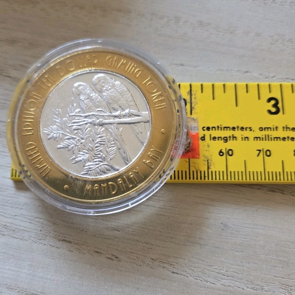 Limited Edition Ten Dollar Game Token MANDALAY BAY of Las Vegas Parrots .999 FS - Picture 3 of 3